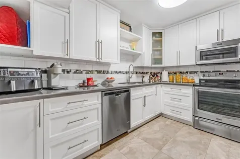 4330 Hillcrest Drive Hollywood FL 33021