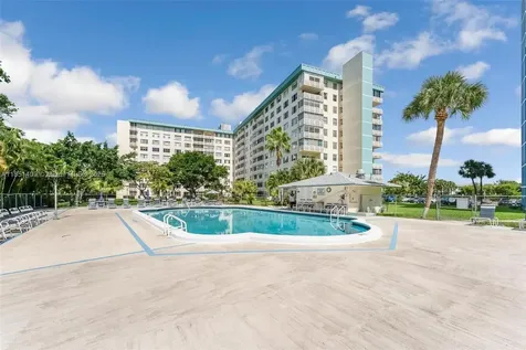 4330 Hillcrest Drive Hollywood FL 33021