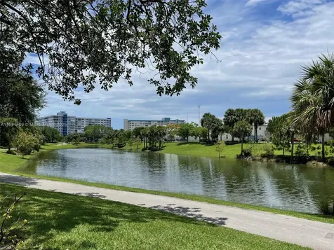 4330 Hillcrest Drive Hollywood FL 33021