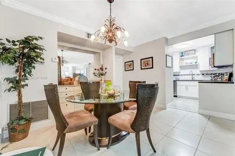 4330 Hillcrest Drive Hollywood FL 33021