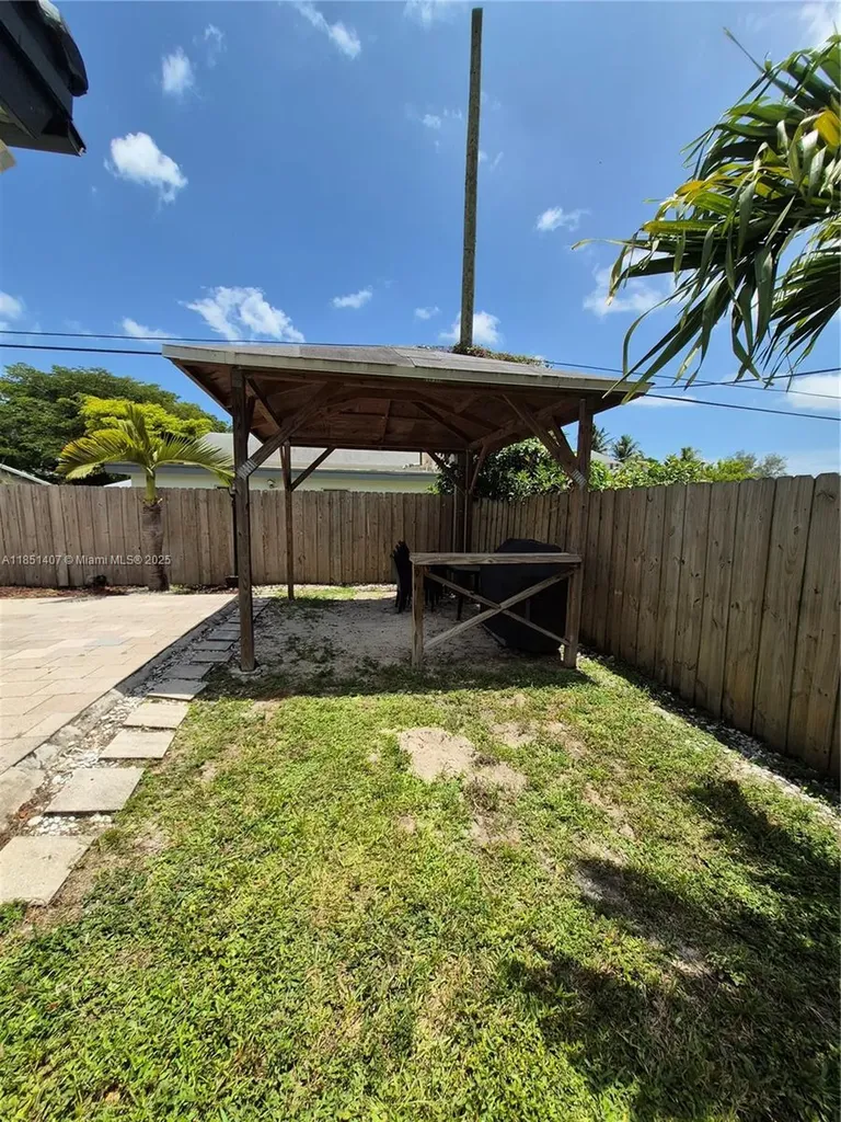 1176 NW 29th Way Fort Lauderdale FL 33311