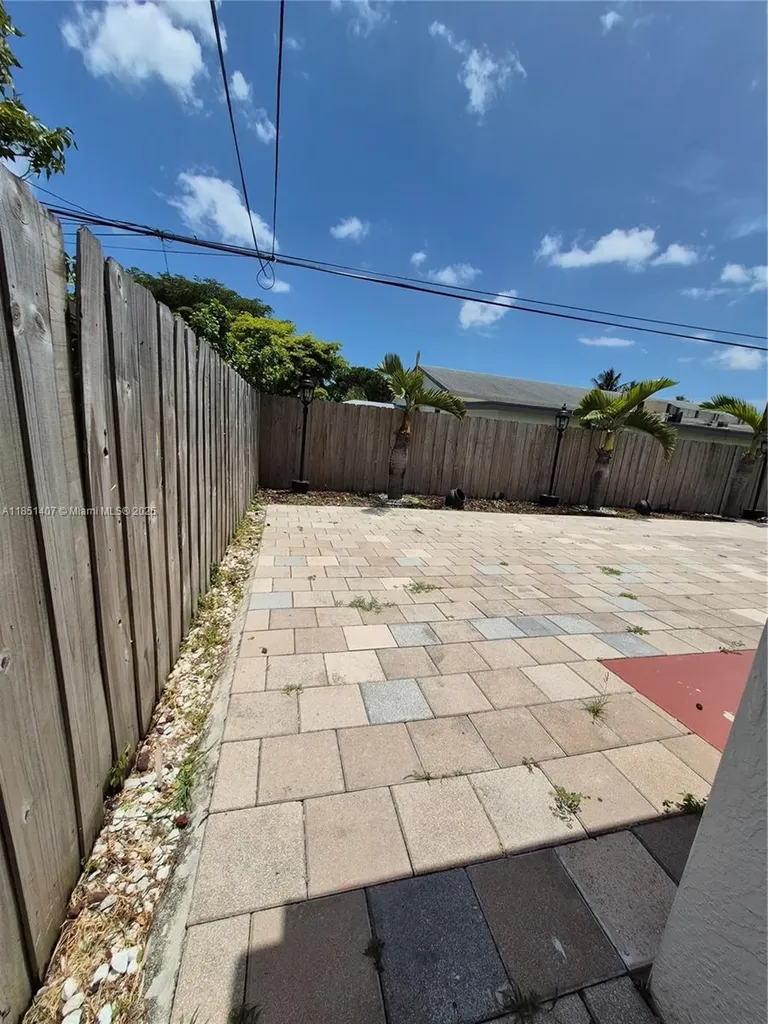 1176 NW 29th Way Fort Lauderdale FL 33311