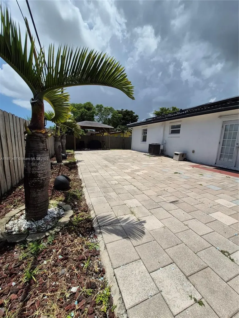 1176 NW 29th Way Fort Lauderdale FL 33311