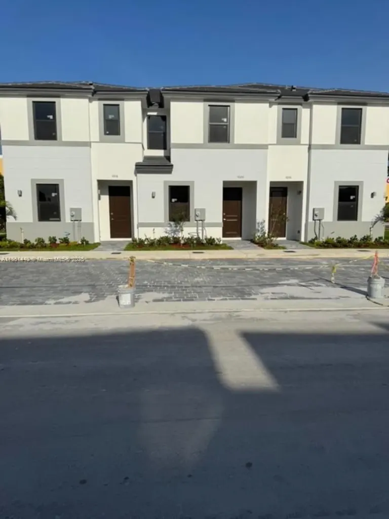 1037 NW 1 Avenue Florida City FL 33034