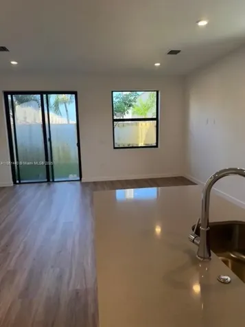 1037 NW 1 Avenue Florida City FL 33034