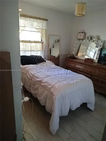 14902 SW 65th Terrace Miami FL 33193