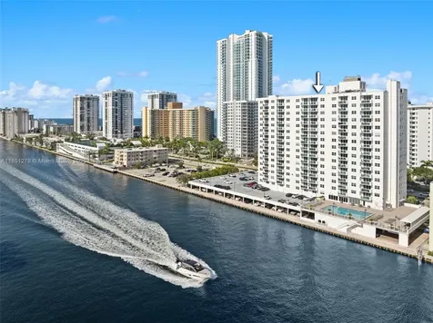 3000 S Ocean Drive Hollywood FL 33019