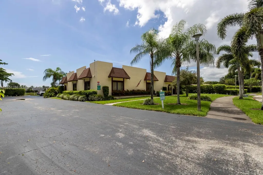 23393 Barlake Drive Boca Raton FL 33433