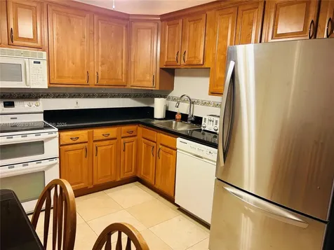 5825 Collins Avenue Miami Beach FL 33140