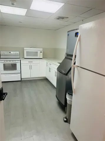 5825 Collins Avenue Miami Beach FL 33140