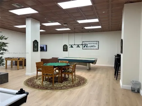 5825 Collins Avenue Miami Beach FL 33140