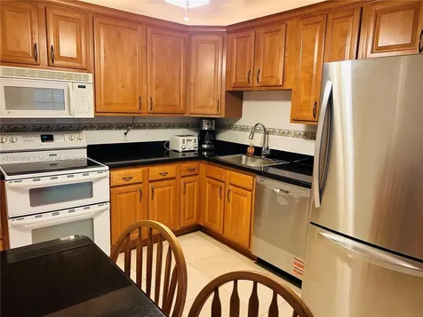 5825 Collins Avenue Miami Beach FL 33140