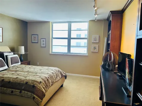 5825 Collins Avenue Miami Beach FL 33140