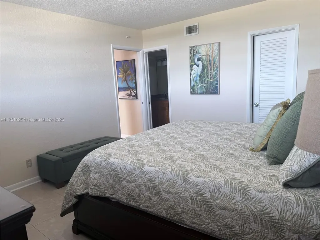2731 NE 14th St Causeway Pompano Beach FL 33062