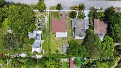 1545 NE 158th Street North Miami Beach FL 33162