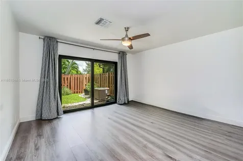 836 NW 79th Terrace Plantation FL 33324