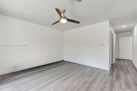 836 NW 79th Terrace Plantation FL 33324