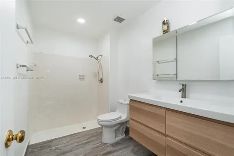 836 NW 79th Terrace Plantation FL 33324