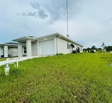 1110 Augusta Street E Lehigh Acres FL 33974