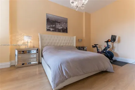 3001 NE 185th Street Aventura FL 33180