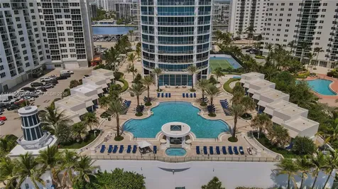 3101 S Ocean Drive Hollywood FL 33019