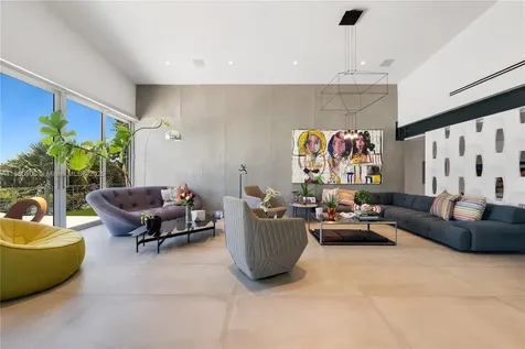2070 NE 194th Terrace North Miami Beach FL 33179
