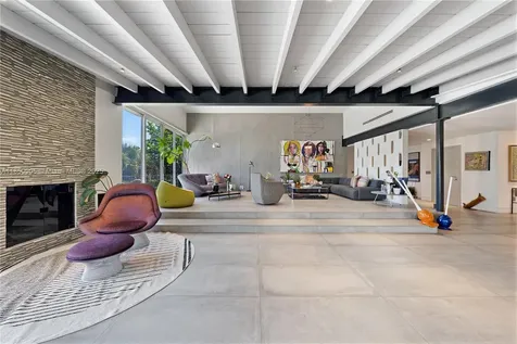 2070 NE 194th Terrace North Miami Beach FL 33179