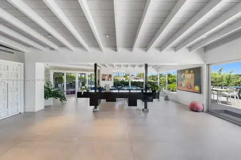 2070 NE 194th Terrace North Miami Beach FL 33179