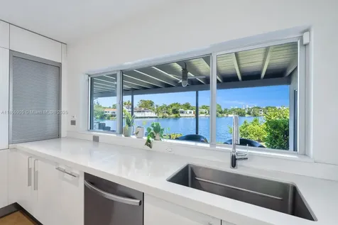 2070 NE 194th Terrace North Miami Beach FL 33179