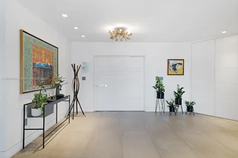 2070 NE 194th Terrace North Miami Beach FL 33179