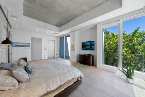 2070 NE 194th Terrace North Miami Beach FL 33179