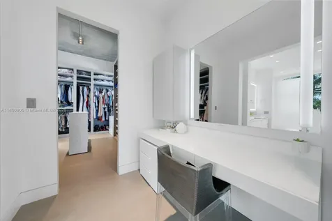 2070 NE 194th Terrace North Miami Beach FL 33179