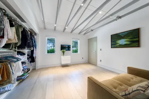2070 NE 194th Terrace North Miami Beach FL 33179