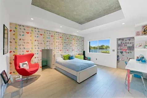 2070 NE 194th Terrace North Miami Beach FL 33179