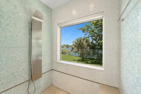 2070 NE 194th Terrace North Miami Beach FL 33179