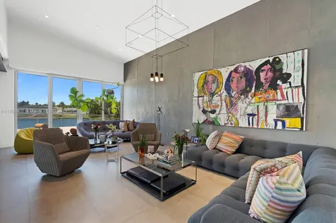 2070 NE 194th Terrace North Miami Beach FL 33179