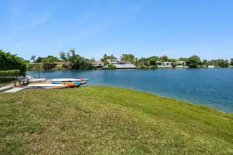 2070 NE 194th Terrace North Miami Beach FL 33179