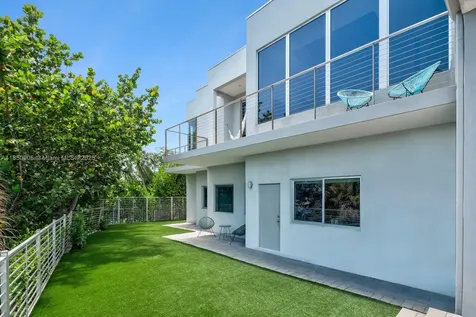 2070 NE 194th Terrace North Miami Beach FL 33179