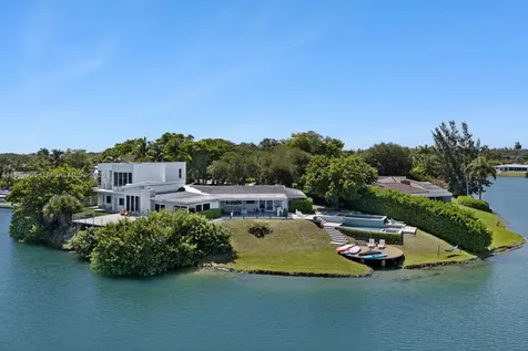 2070 NE 194th Terrace North Miami Beach FL 33179