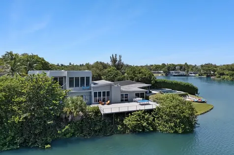 2070 NE 194th Terrace North Miami Beach FL 33179