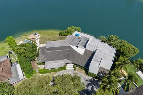 2070 NE 194th Terrace North Miami Beach FL 33179