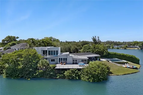 2070 NE 194th Terrace North Miami Beach FL 33179
