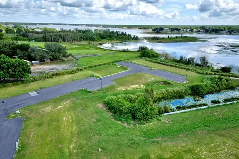 2105 S Us 27 Highway S Lake Placid FL 33852