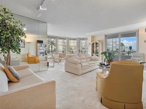 5555 Collins Avenue Miami Beach FL 33140