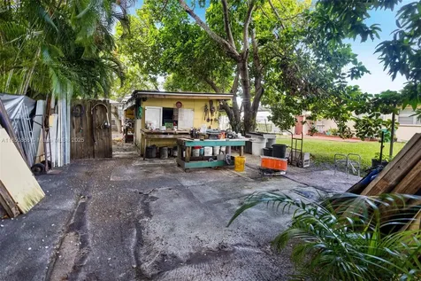 7325 NW 3rd Street Miami FL 33126