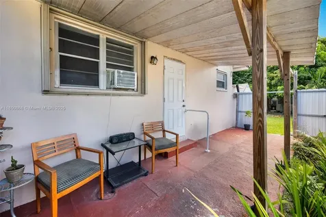 7325 NW 3rd Street Miami FL 33126