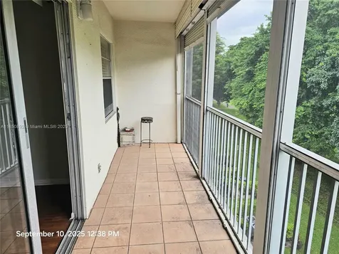 251 SW 132 Way Pembroke Pines FL 33027