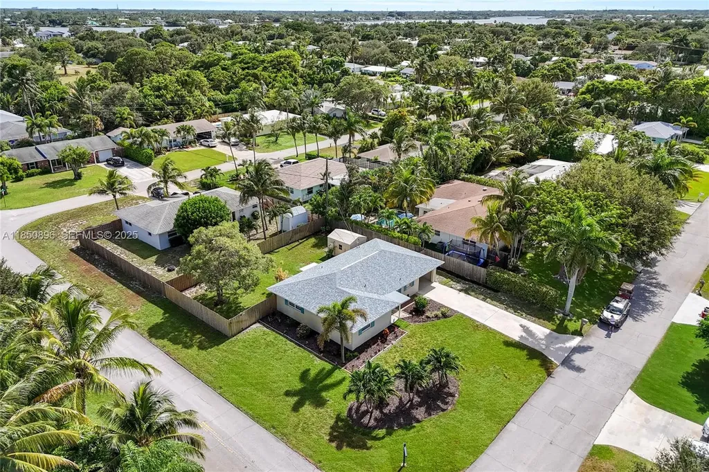 110 E Windsor Road E Jupiter FL 33469