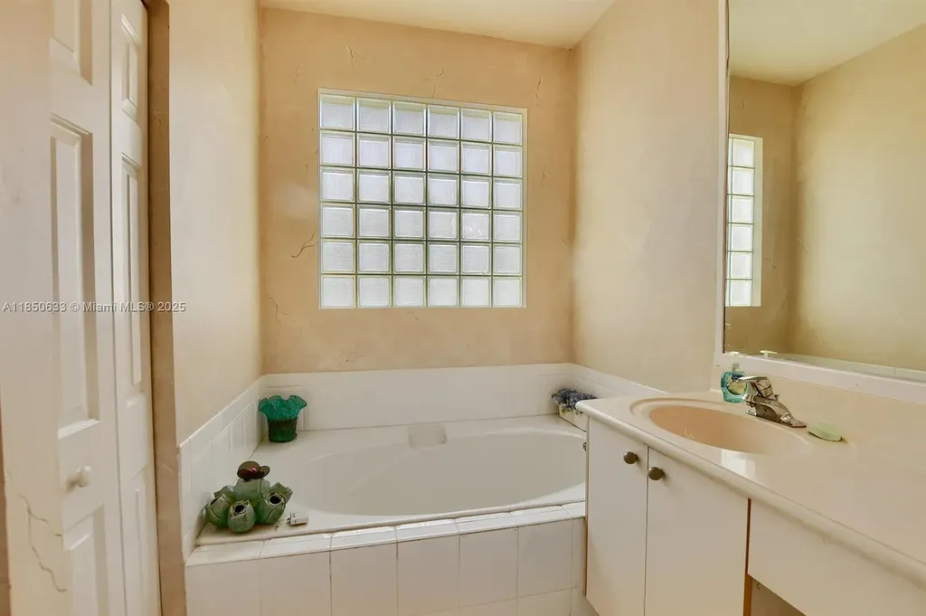 7017 Del Corso Lane Delray Beach FL 33446