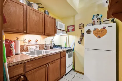 3710 Collins Avenue Miami Beach FL 33140